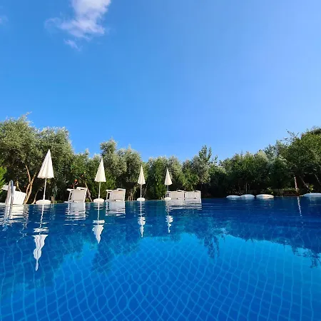 Olive Garden Olympos فندق